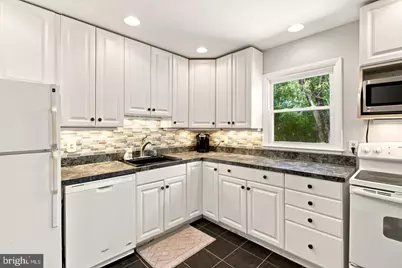 5256 Medwick Court, Woodbridge, VA 22193 - Photo 12