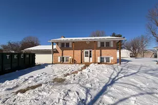 122 Skymont Dr, Broadway, VA 22815 - Photo 2