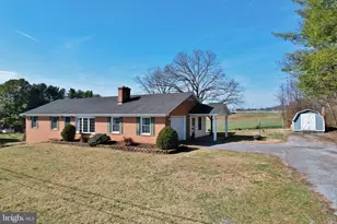 472 Honeysuckle Rd, Elkton, VA 22827 - Photo 1