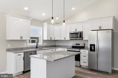 340 W Fairfax Avenue, Elkton, VA 22827 - Photo 2
