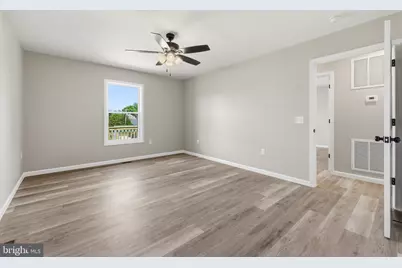 340 W Fairfax Avenue, Elkton, VA 22827 - Photo 18