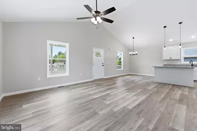 342 W Fairfax Avenue, Elkton, VA 22827 - Photo 6