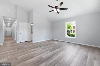 342 W Fairfax Avenue, Elkton, VA 22827 - Photo 8