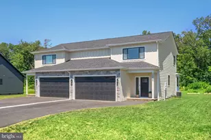 10235 Dalmatian Dr, Mc Gaheysville, VA 22840 - Photo 2