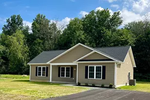 103 14th St, Grottoes, VA 24441 - Photo 2