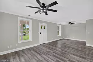 91 Grace St, Grottoes, VA 24441 - Photo 4
