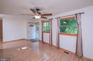 16 Head Waters Rd, Chester Gap, VA 22623 - Photo 12