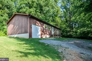 16 Head Waters Rd, Chester Gap, VA 22623 - Photo 2