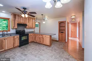 16 Head Waters Rd, Chester Gap, VA 22623 - Photo 18