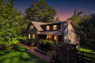 229 Grand Vw Rd, Washington, VA 22747 - Photo 1