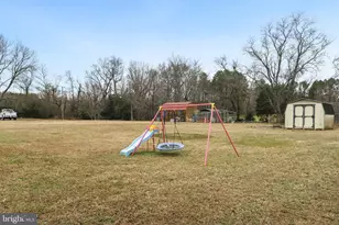 335 Bells Dr, Warsaw, VA 22572 - Photo 8