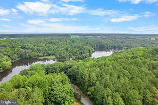 68 W Sunrise Dr, Warsaw, VA 22572 - Photo 2