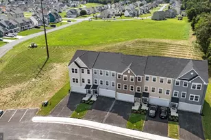 21 Lyriq Ct, Inwood, WV 25428 - Photo 2