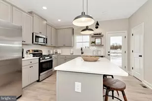 Tbb Reformation Dr Or Valor Ln, Martinsburg, WV 25405 - Photo 8