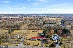 242 Willis Dr, Bunker Hill, WV 25413 - Photo 2