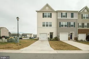 42 Vespucci Ln, Martinsburg, WV 25404 - Photo 2