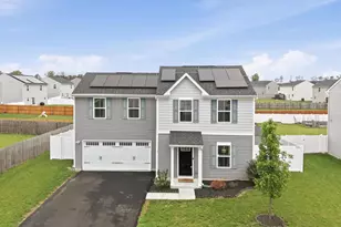 37 Tickseed Ct, Bunker Hill, WV 25413 - Photo 2