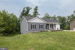 33 Sinker Dr, Inwood, WV 25428 - Photo 2