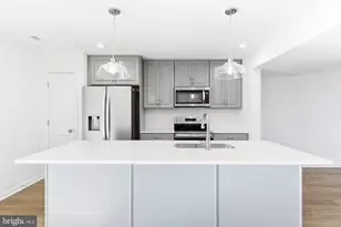 129 Courthouse Dr, Martinsburg, WV 25404 - Photo 2