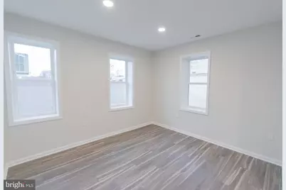 215 W King Street #APT C, Martinsburg, WV 25401 - Photo 2