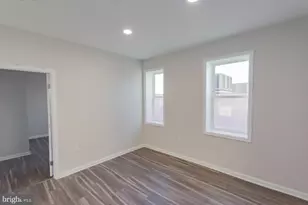 215 W King St, Martinsburg, WV 25401 - Photo 12