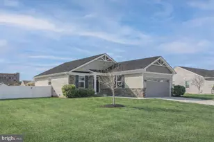 54 Norfolk Ln, Martinsburg, WV 25405 - Photo 1