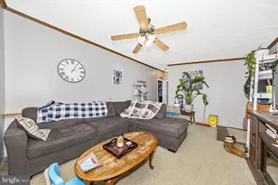 122 Pauls Pl, Falling Waters, WV 25419 - Photo 4