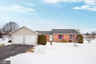 139 Montmorency Dr, Bunker Hill, WV 25413 - Photo 2