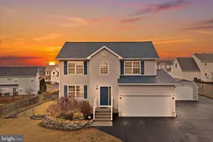 448 Thayers Gull Dr, Martinsburg, WV 25405 - Photo 2