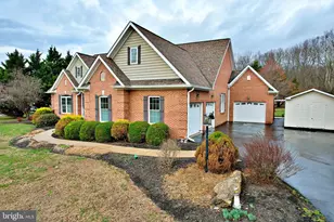 407 Lost Rd, Martinsburg, WV 25403 - Photo 2