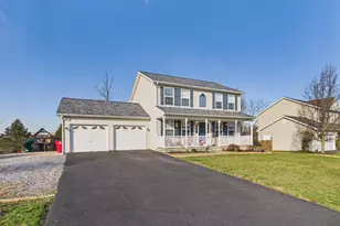 77 Aztec Dr, Martinsburg, WV 25405 - Photo 2