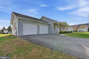 239 McGill Dr, Gerrardstown, WV 25420 - Photo 2