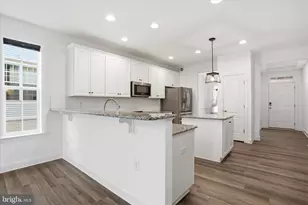 208 Darden Ct W, Martinsburg, WV 25403 - Photo 8