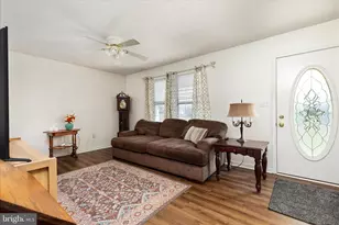 302 Montana Ct, Bunker Hill, WV 25413 - Photo 4