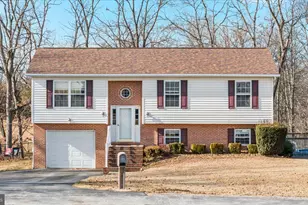 72 Tranquility Ct, Martinsburg, WV 25405 - Photo 2