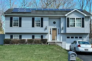 60 Wendover Dr, Bunker Hill, WV 25413 - Photo 2