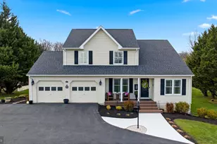 17 Renaissance Dr, Martinsburg, WV 25403 - Photo 2