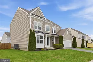 294 Ticonderoga Dr, Kearneysville, WV 25430 - Photo 2