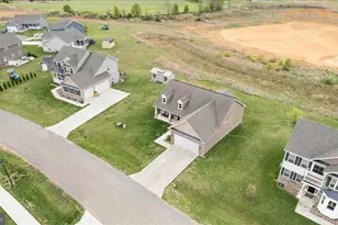 290 Recife Ct, Martinsburg, WV 25403 - Photo 4
