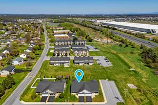 35 Cotswold Ln, Falling Waters, WV 25419 - Photo 2