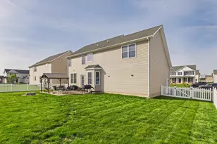 32 Azera Dr, Inwood, WV 25428 - Photo 8