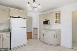 197 State Cir, Martinsburg, WV 25401 - Photo 8