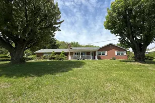 78 Signal Ave, Hedgesville, WV 25427 - Photo 2