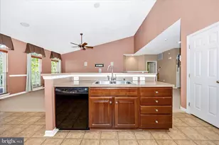 250 Dinwiddie Way, Kearneysville, WV 25430 - Photo 14