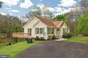 215 Ramblin Rose Ln, Martinsburg, WV 25404 - Photo 1