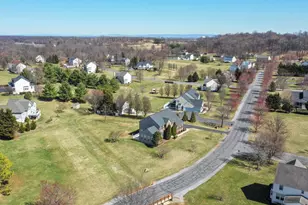 256 Holden Dr, Martinsburg, WV 25403 - Photo 4