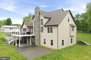 117 Beverly Ln, Falling Waters, WV 25419 - Photo 4