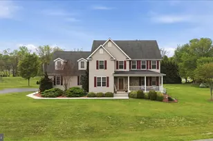178 Stormfield Dr E, Martinsburg, WV 25404 - Photo 4
