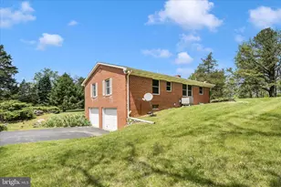 208 Stoney Lick Rd, Martinsburg, WV 25403 - Photo 2