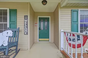 32 Talisman Dr, Martinsburg, WV 25403 - Photo 2